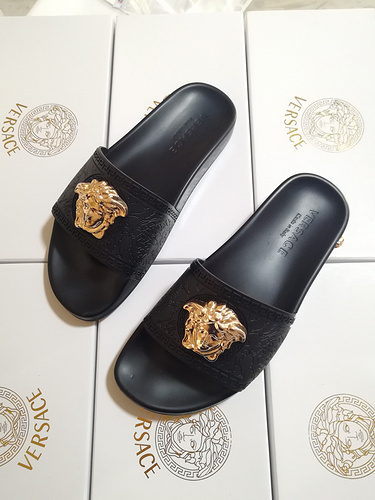 Mixed Brand Slippers Unisex ID:202004a66